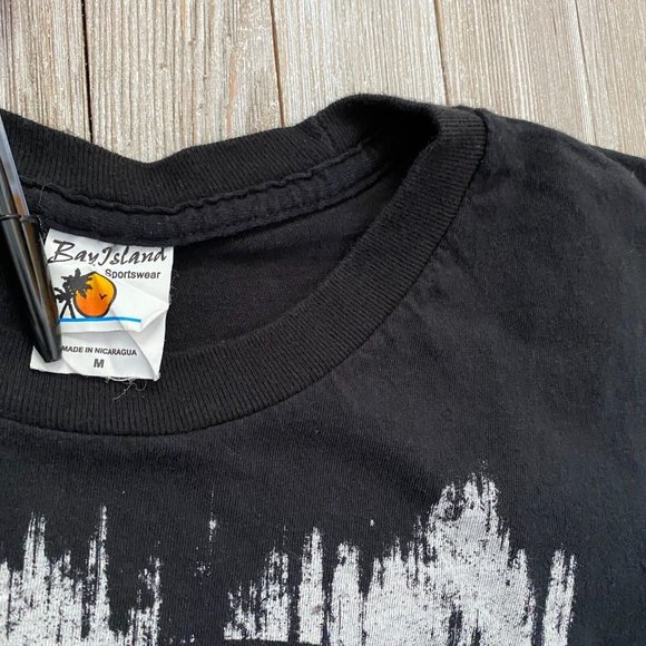 Of Mice & Men M Black Gray Logo Band Graphic Band Tee T-Shirt Metalcore Music - Picture 12 of 12